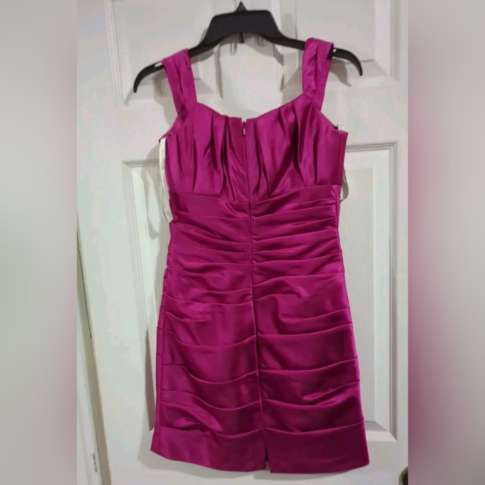 Levkoff Women's Dress Size 6 Fuchsia Pink Barbiecon Sexy Fully Lined Built N Bra